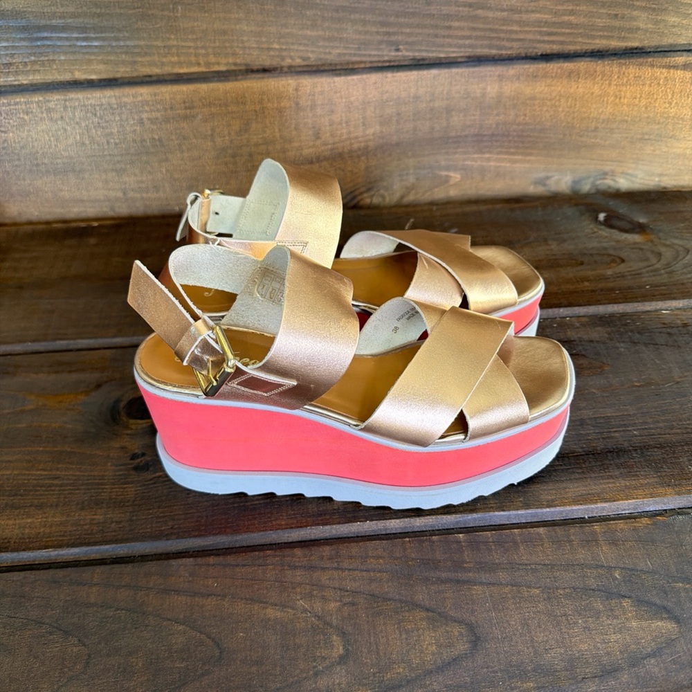 Free People Kate Wedge Rose Gold / Coral Leather Strappy Sandals Size 7.5 / 38
